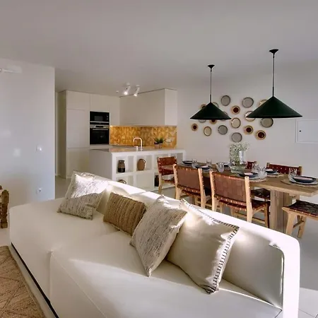 Telhado Luxury Rooftop Retreat With 2 Pools Casa vacanze *