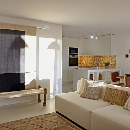 Telhado Luxury Rooftop Retreat With 2 Pools Casa vacanze *